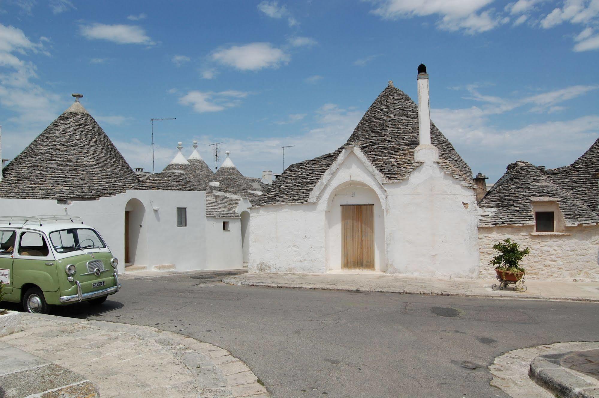 Trulli Diffuso Hotel 3*