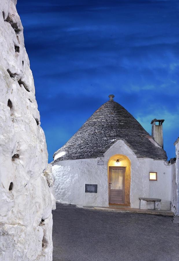 Hotel Trulli Diffuso 3*
